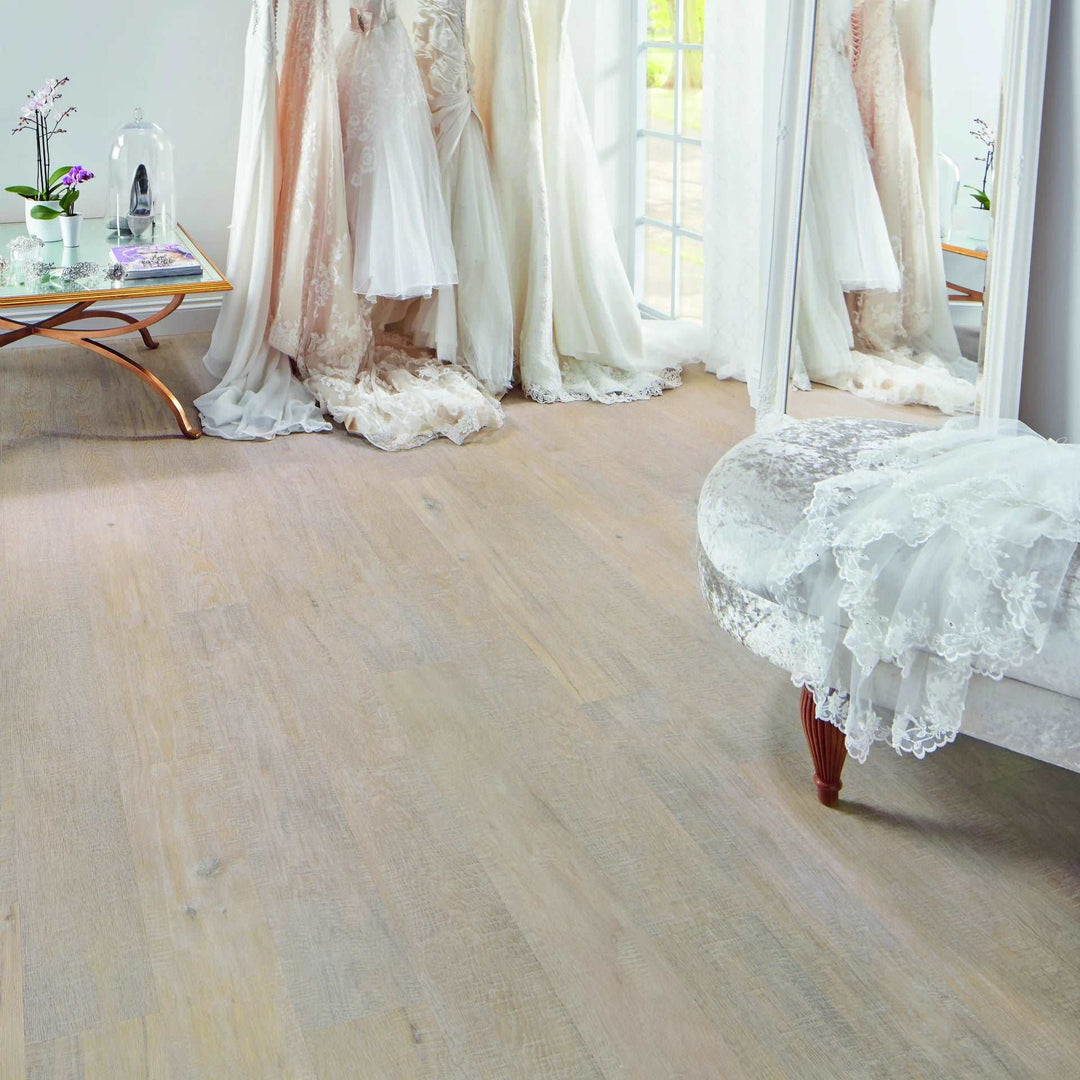 Coastal Sawn Oak 915mm x 152mm / £31.99 m2 - M H Flooring