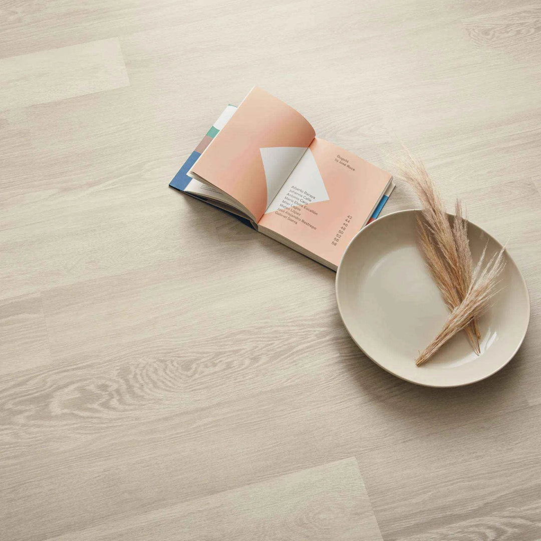 White Painted Oak Karndean 915mm x 152mm / £31.99 m2