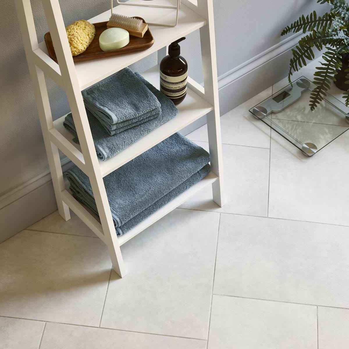 Snow, Amtico Spacia, Sample