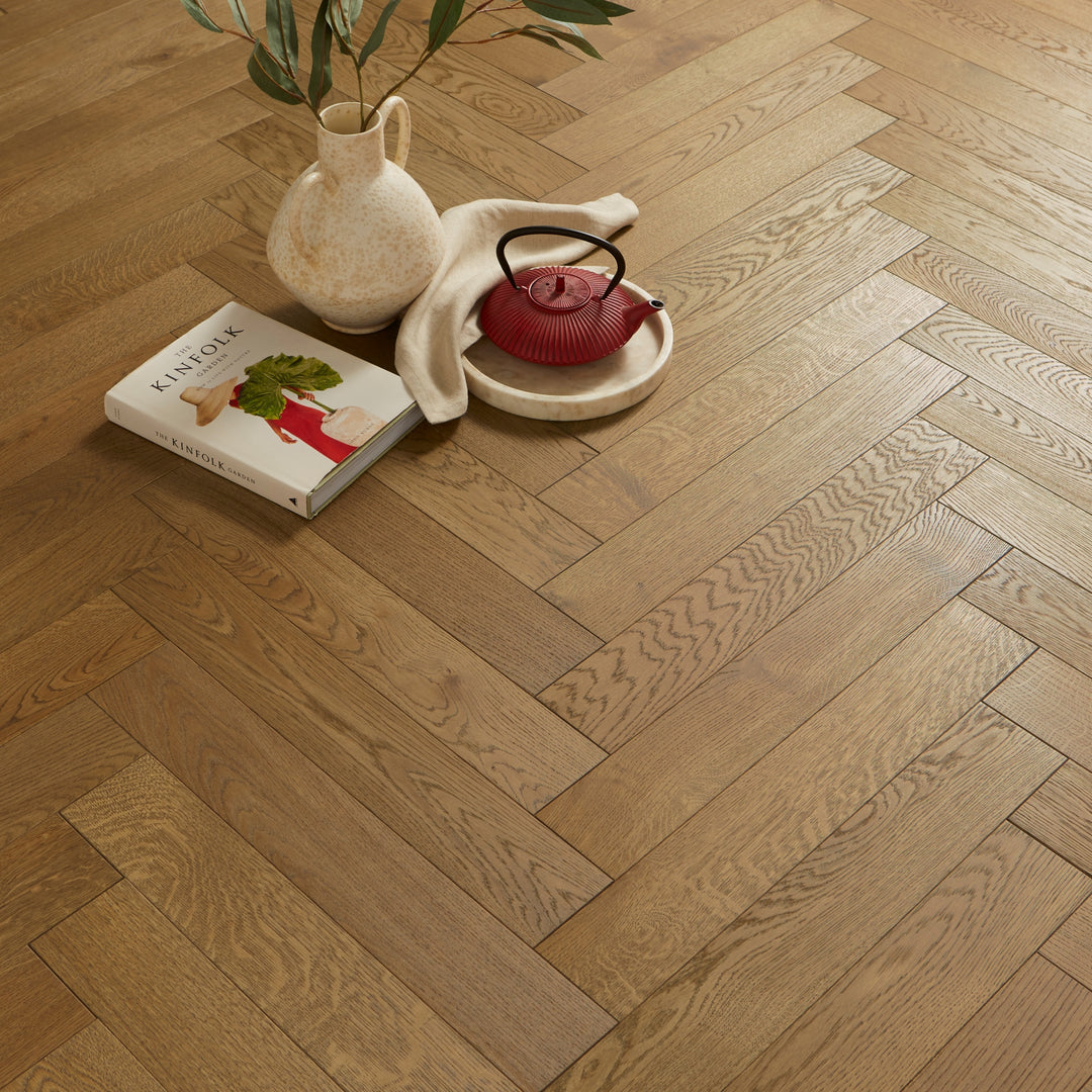 Foxley Oak parquet flooring in herringbone pattern