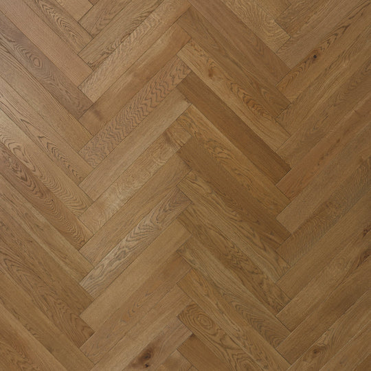 Foxley Oak parquet flooring in herringbone pattern