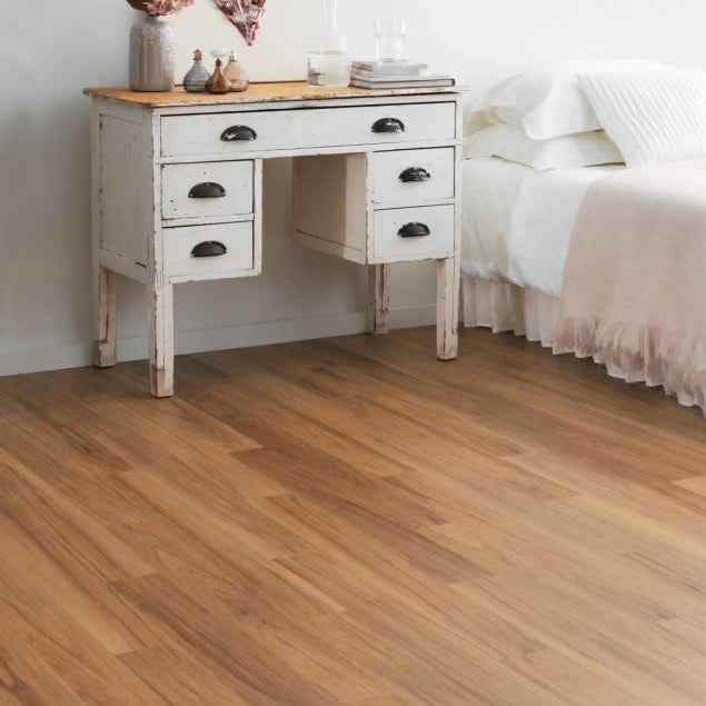 Smoothbark Hickory, Amtico Spacia, Two Sizes / 45.99m2