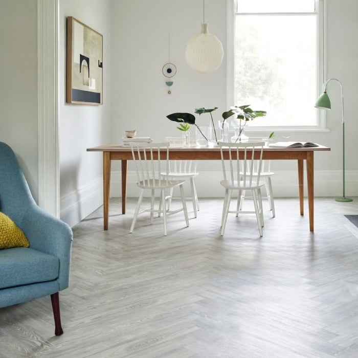 White Ash, Amtico Spacia, Two Sizes / 45.99m2